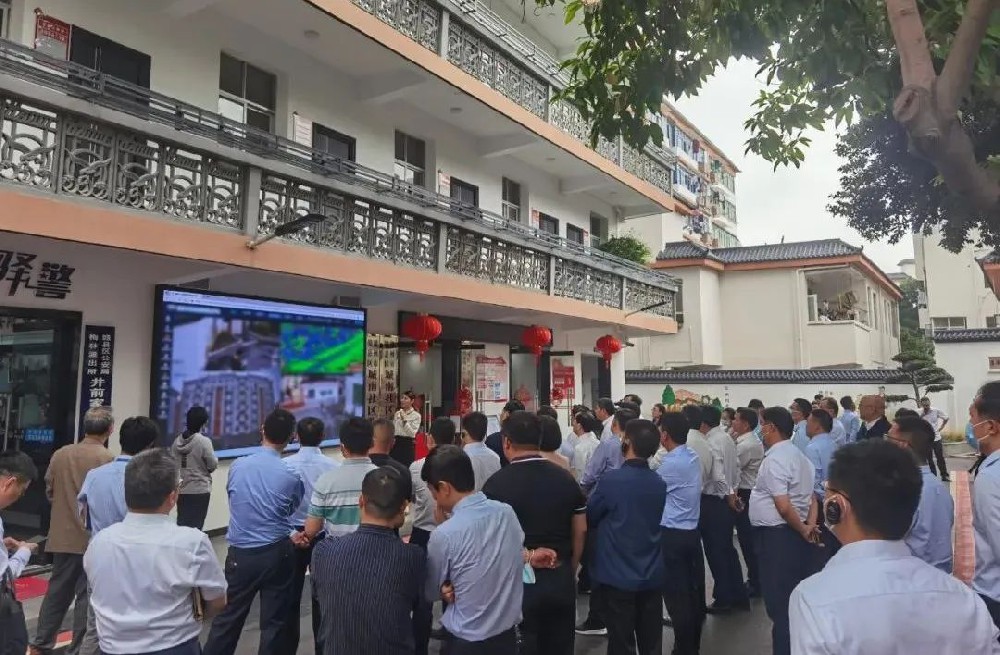 南康區黨政考察團蒞臨贛縣井前家園考察老舊小區改造及新型智慧社區項目