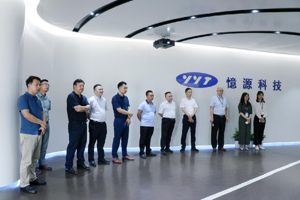 贛州市人民政府駐上海聯絡處主任黃紅民率部分企業家蒞臨憶源科技參觀調研